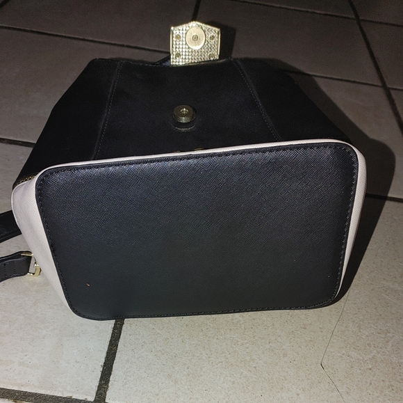 Steve Madden Convertible Backpack to Crossbody. - Picture 6 of 8